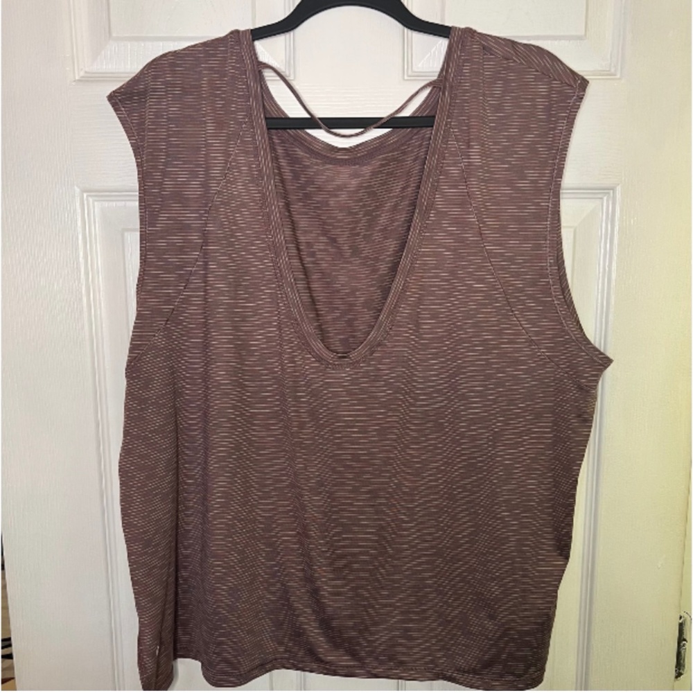 Exclusive: Champion Sleeveless Active Workout Tank Shirt Low Back Loose Fit | XL